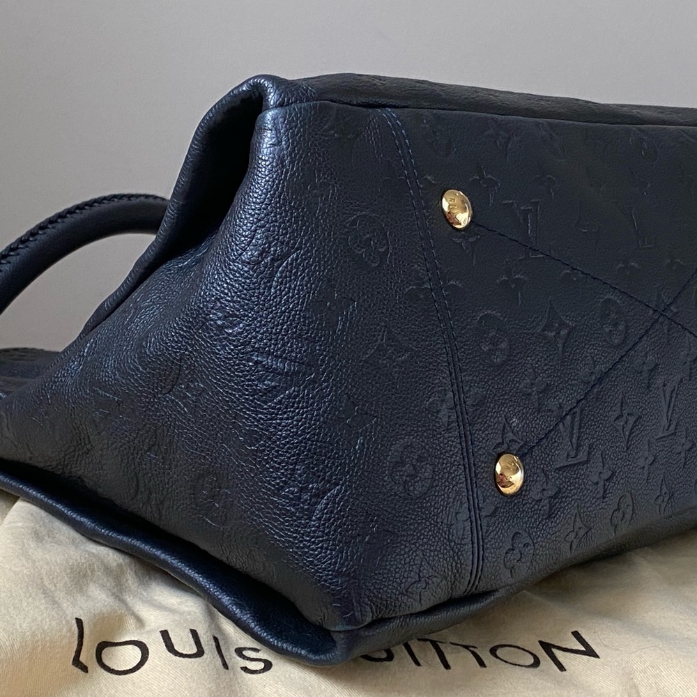 SOLD Louis Vuitton Artsy MM Empreinte Leather Bag - Picture 4 of 8